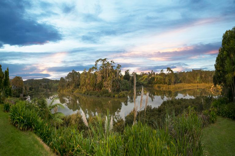 Photo of property in 51 Kent Terrace, Riverhead, 0820