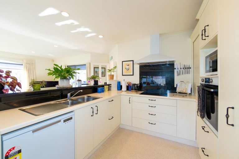 Photo of property in 33 Kensington Drive, Taradale, Napier, 4112