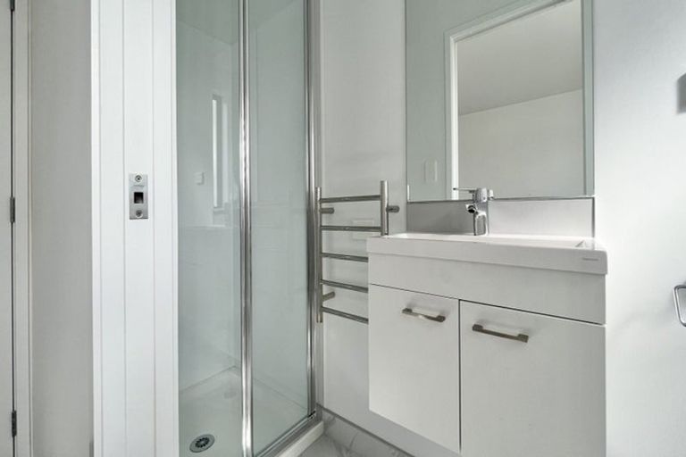 Photo of property in 3/3 Fairdale Place, Birkdale, Auckland, 0626