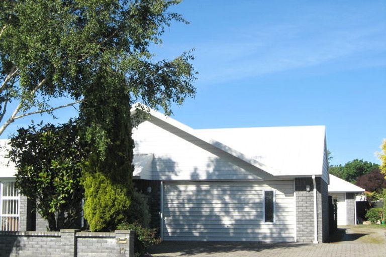 Photo of property in 2/19 Colchester Place, Templeton, Christchurch, 8042