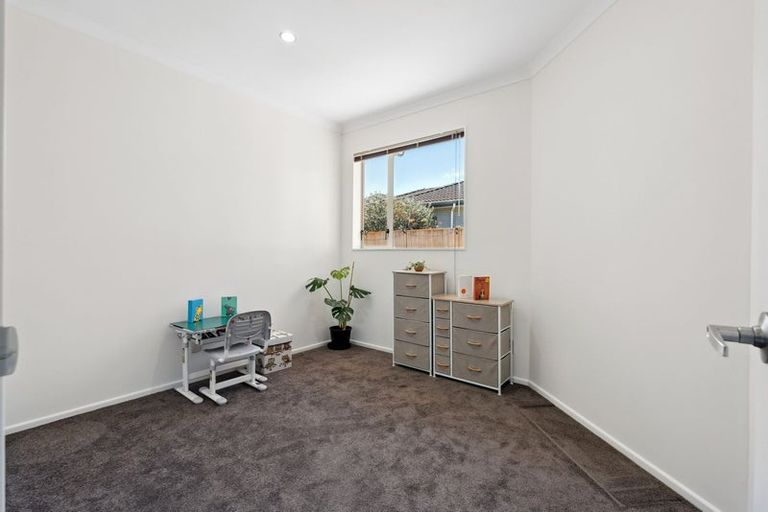 Photo of property in 74 Baverstock Road, Flat Bush, Auckland, 2016