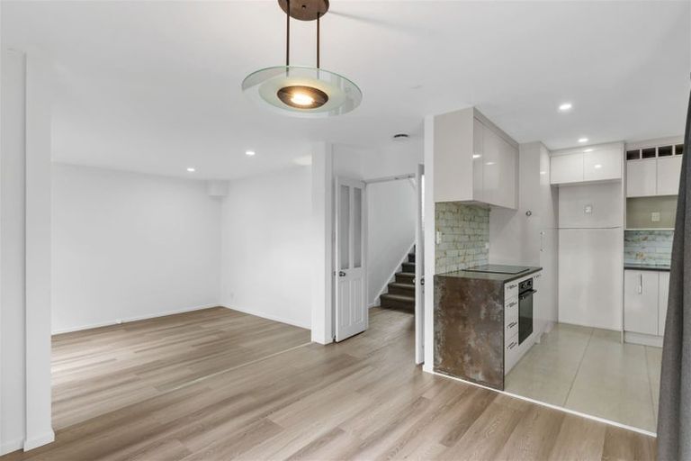 Photo of property in 1/11 Bronzewing Terrace, Unsworth Heights, Auckland, 0632