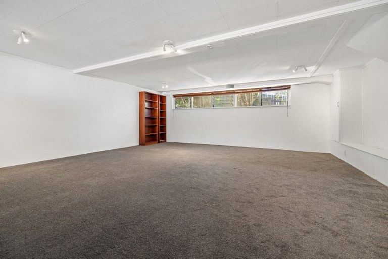 Photo of property in 13 Carlisle Road, Torbay, Auckland, 0630