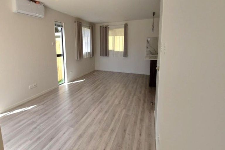 Photo of property in 20b Mackenzie Street, Te Atatu South, Auckland, 0610