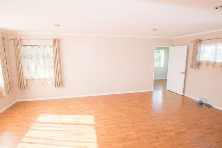 Photo of property in 132a Mcleod Road, Te Atatu South, Auckland, 0610