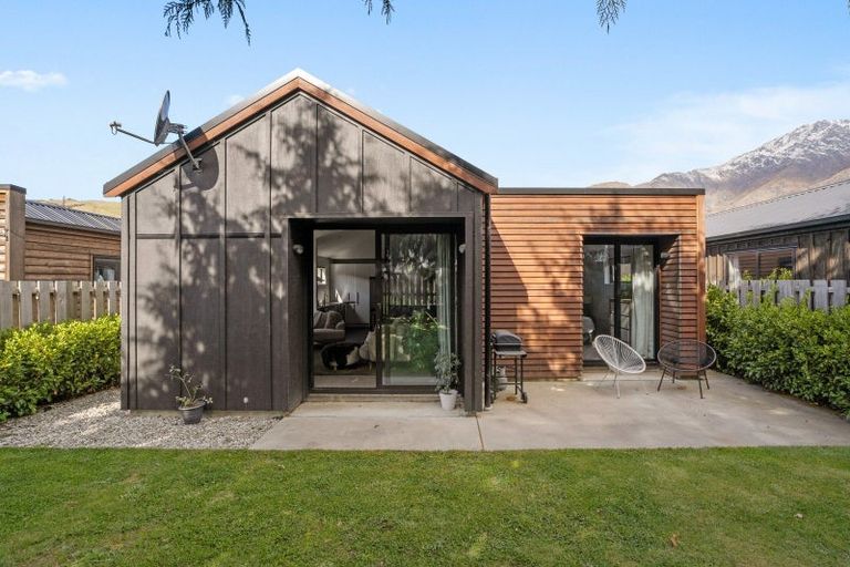 Photo of property in 2 Clover Lane, Lake Hayes, Queenstown, 9304