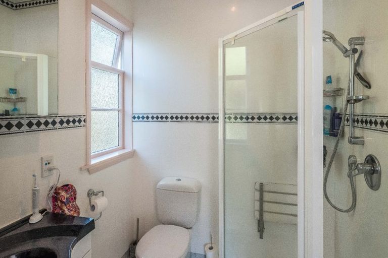 Photo of property in 6 Station Road, Khandallah, Wellington, 6035