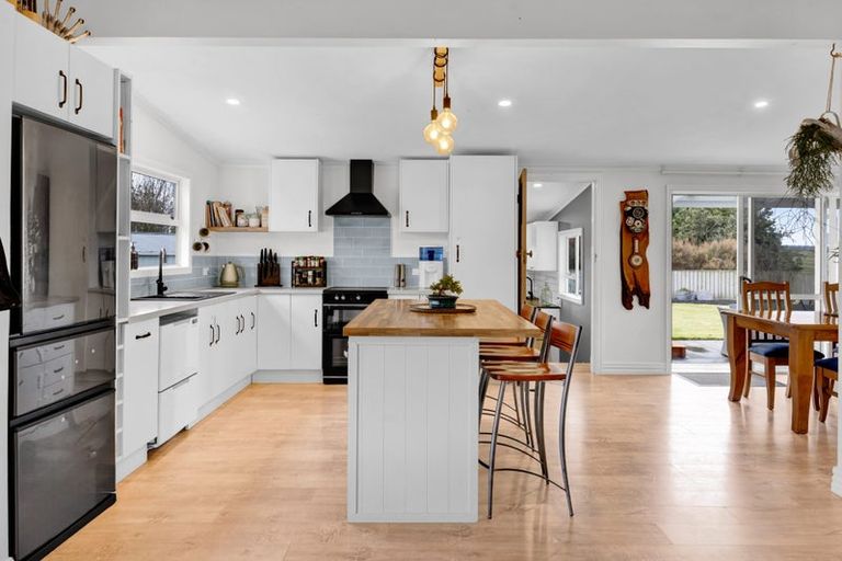 Photo of property in 1288 Normanby Road, Manaia, Hawera, 4678