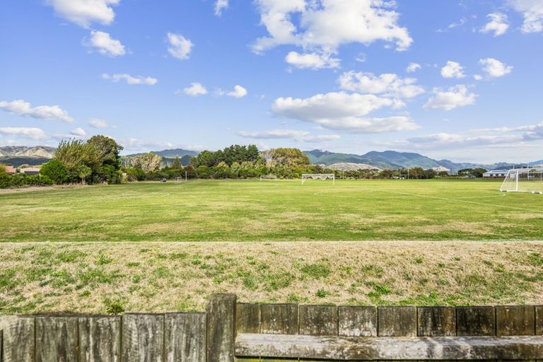 Photo of property in 8 Leigh Place, Paraparaumu Beach, Paraparaumu, 5032