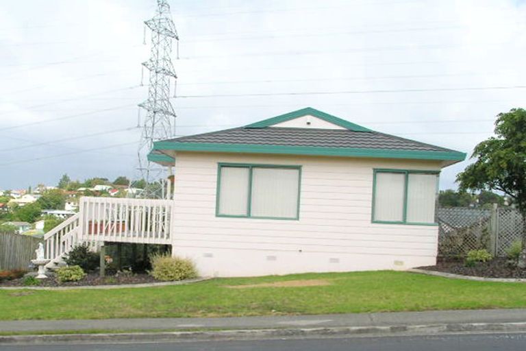 Photo of property in 69 Garton Drive, Massey, Auckland, 0614