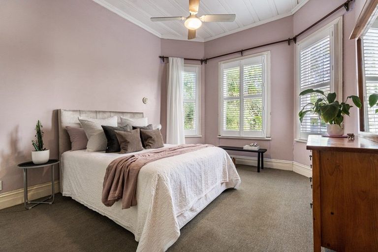 Photo of property in 32 Hastings Parade, Devonport, Auckland, 0624
