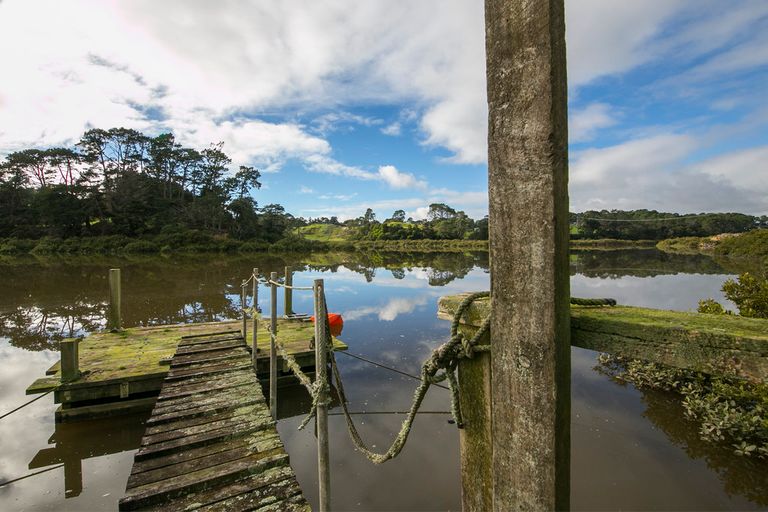 Photo of property in 51 Kent Terrace, Riverhead, 0820