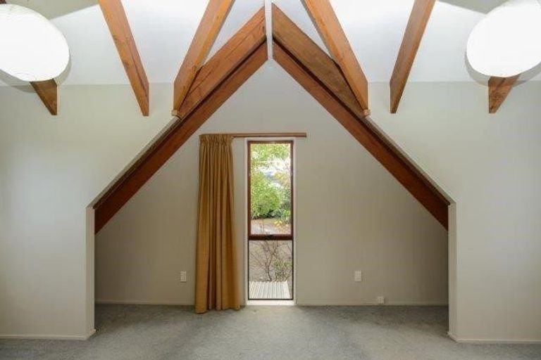 Photo of property in The Cottage, 2 Shanly Street, Waipawa, 4210