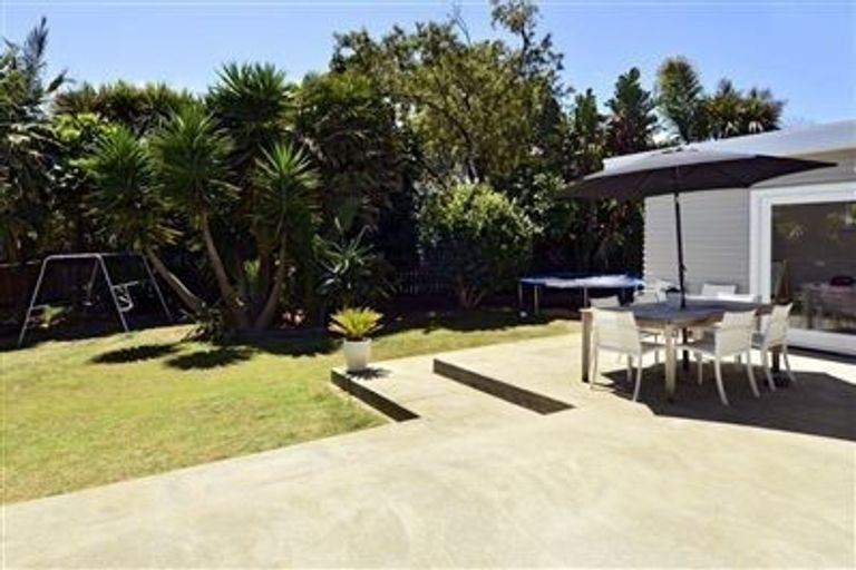 Photo of property in 19 Brook Street, Milford, Auckland, 0620