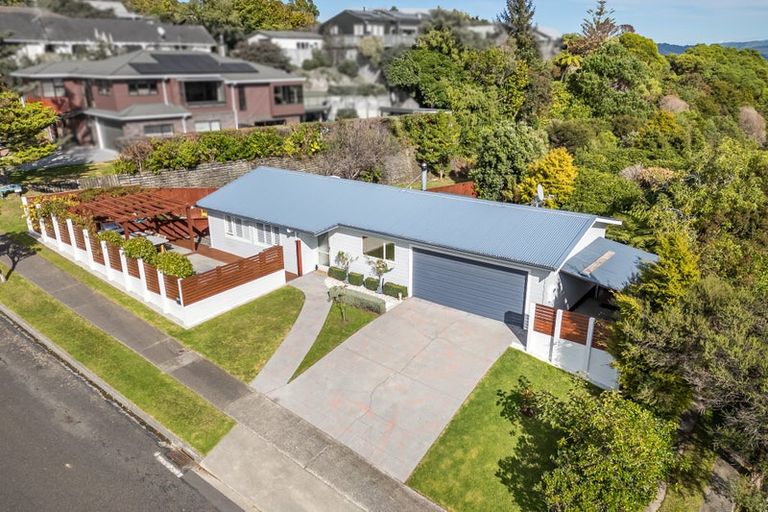 Photo of property in 10 Seymour Grove, Kingsley Heights, Upper Hutt, 5018