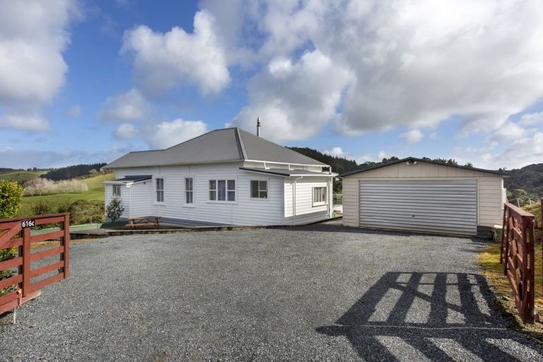 Photo of property in 616c Peak Road, Helensville, 0875