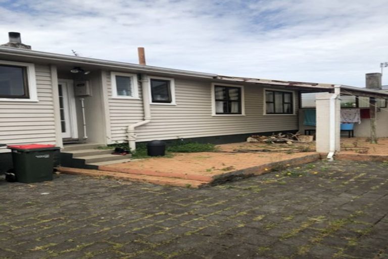 Photo of property in 17 Matapouri Road, Mangere Bridge, Auckland, 2022