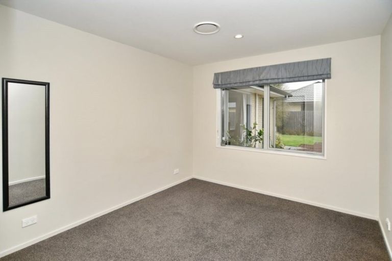 Photo of property in 14 Kempton Place, Rangiora, 7400