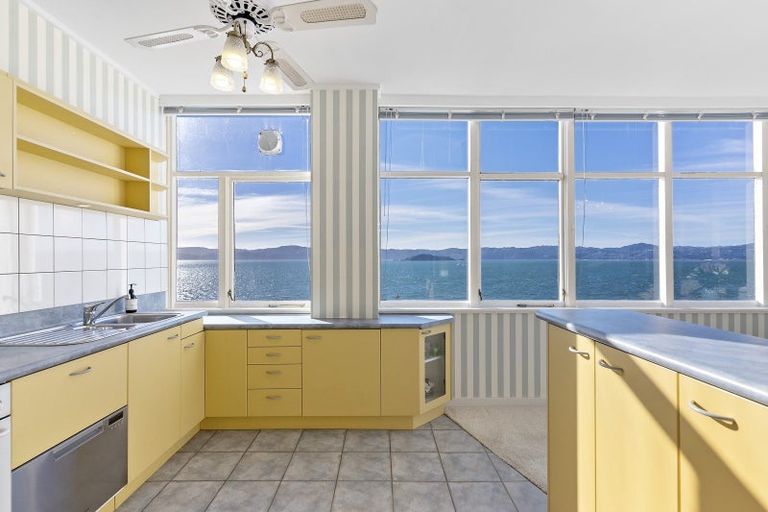 Photo of property in Rona House, 33 Rimu Street, Eastbourne, Lower Hutt, 5013