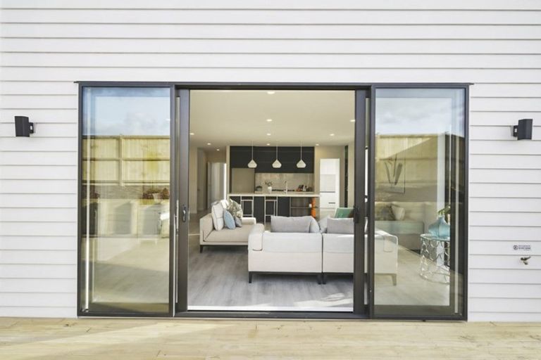 Photo of property in 73 Hayfield Way, Karaka, Papakura, 2113