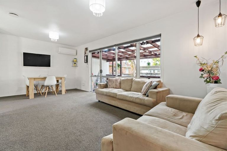 Photo of property in 3/72 Portage Road, New Lynn, Auckland, 0600