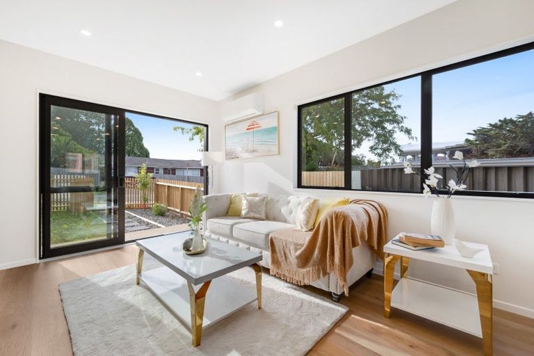 Photo of property in 140b Edgewater Drive, Pakuranga, Auckland, 2010