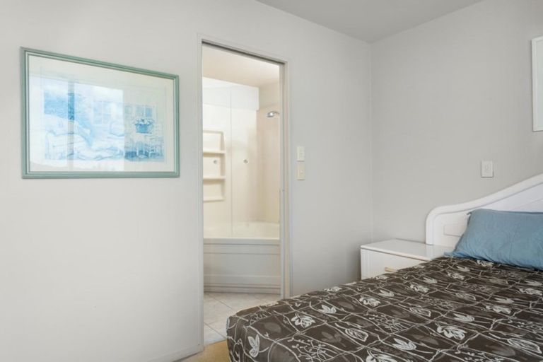 Photo of property in 2 Maunganui Road, Mount Maunganui, 3116