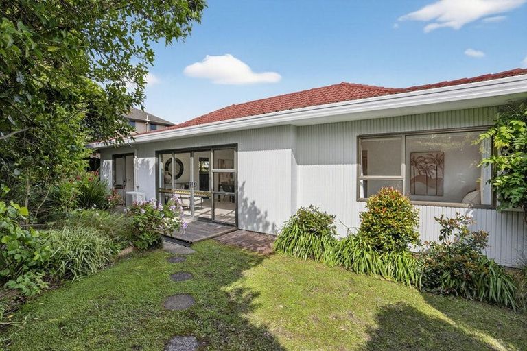 Photo of property in 1/1a Gordon Avenue, Forrest Hill, Auckland, 0620