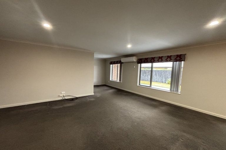 Photo of property in 7 Goldie Place, Rolleston, 7614