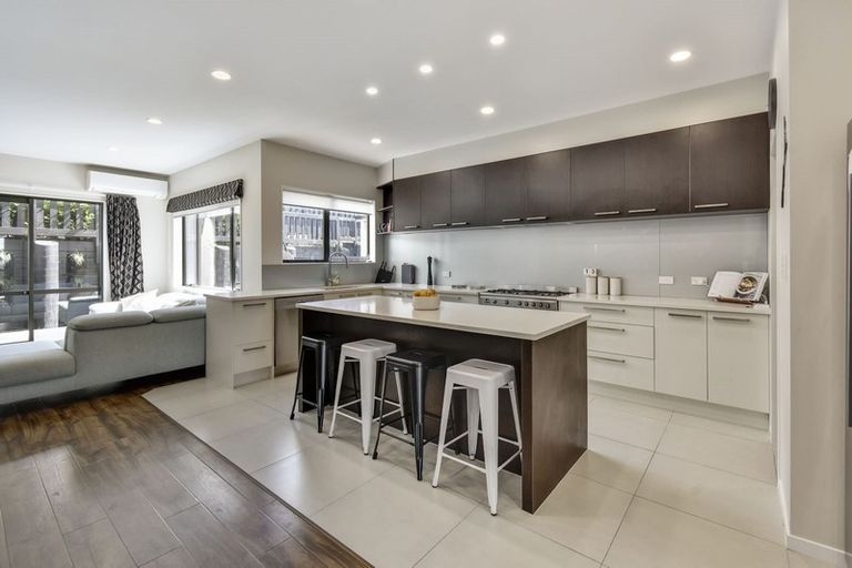 Photo of property in 24 Knoll Rise, Pukekohe, 2120