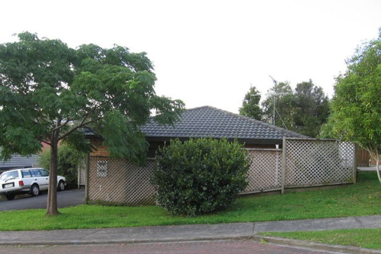 Photo of property in 4 Marbella Drive, Massey, Auckland, 0614