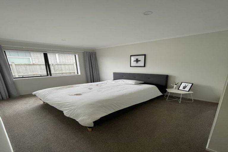 Photo of property in 34 Waituarua Drive, Takanini, 2112