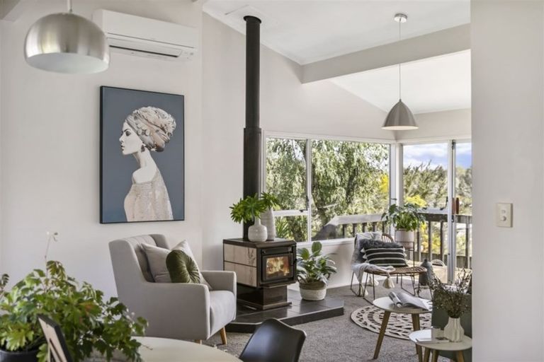 Photo of property in 1/102 Eskdale Road, Birkdale, Auckland, 0626