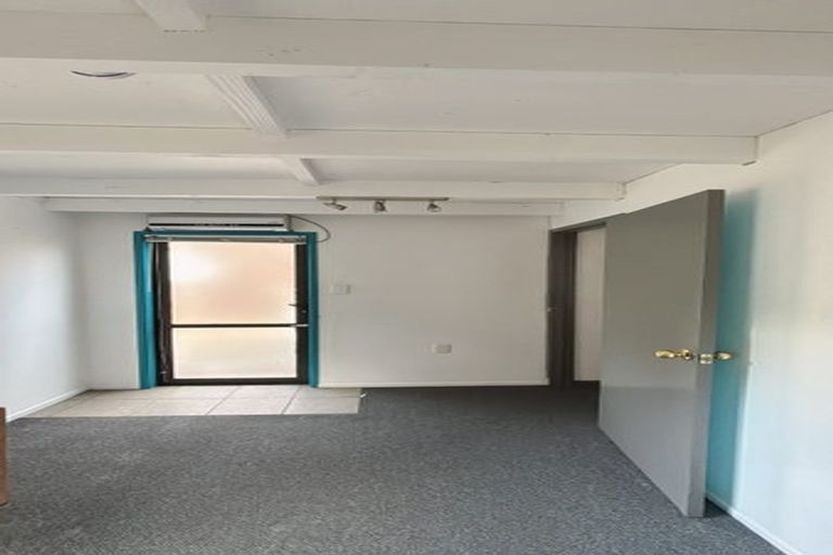 Photo of property in 341 Upper Harbour Drive, Greenhithe, Auckland, 0632
