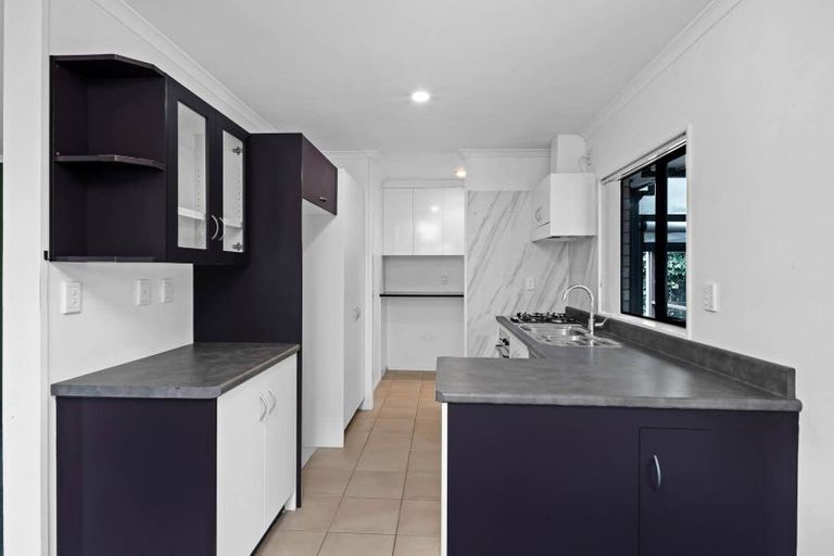 Photo of property in 69a Awaroa Road, Sunnyvale, Auckland, 0612