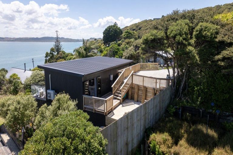 Photo of property in 14 Whaanga Road, Raglan, 3297