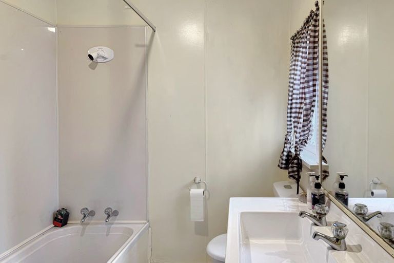 Photo of property in 2096 Rangiwahia Road, Rangiwahia, Kimbolton, 4774