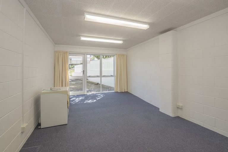 Photo of property in 23 Merchant Avenue, Te Atatu South, Auckland, 0610