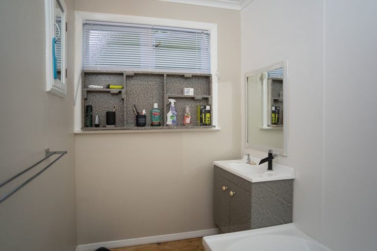 Photo of property in 16 Manchester Street, Patea, 4520