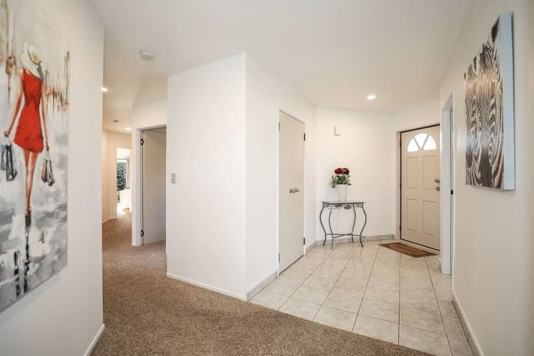 Photo of property in 77 Harvey Street, Waipahihi, Taupo, 3330