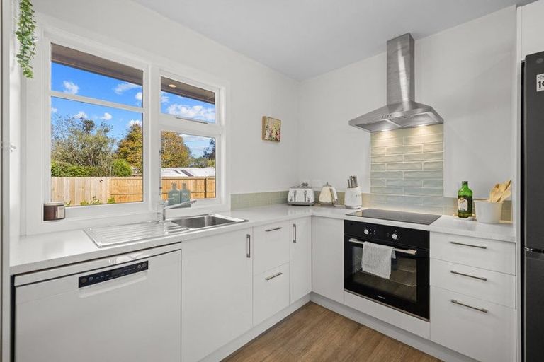 Photo of property in 37 Balrudry Street, Avonhead, Christchurch, 8042