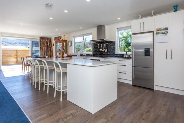 Photo of property in 117 Hetherington Road, Whangamata, 3620