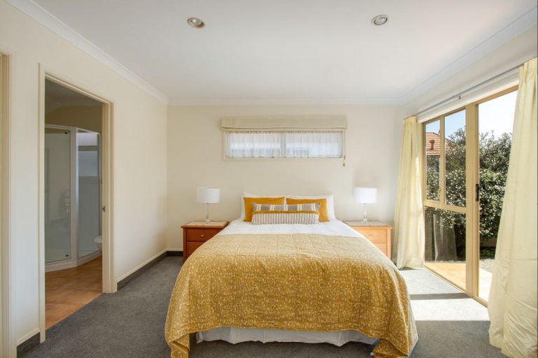 Photo of property in 52 Neeve Road, Taradale, Napier, 4112