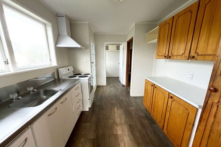 Photo of property in 100 Hillcrest Road, Papatoetoe, Auckland, 2025