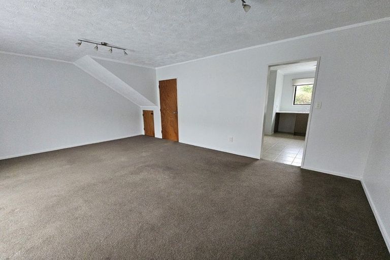 Photo of property in 6/2 Burdendale Grove, Churton Park, Wellington, 6037