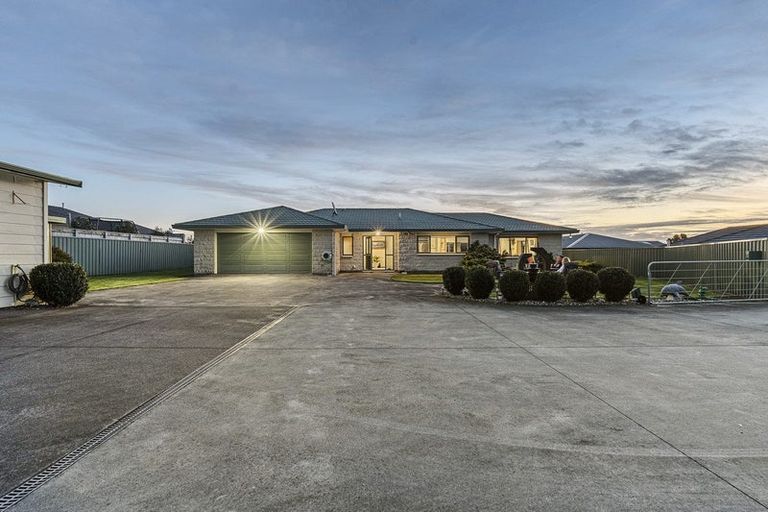 Photo of property in 11 Desmond Place, Bell Block, New Plymouth, 4312
