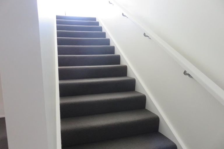 Photo of property in 8b Neeve Place, Taradale, Napier, 4112