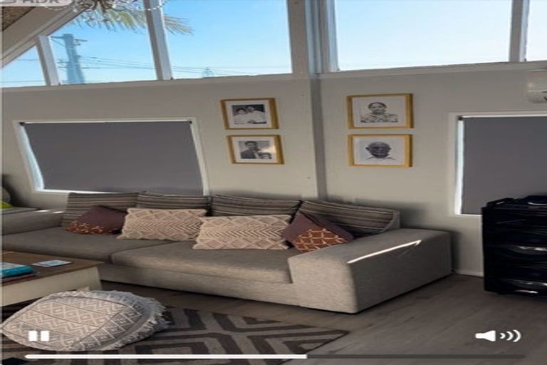 Photo of property in 47a Taikata Road, Te Atatu Peninsula, Auckland, 0610