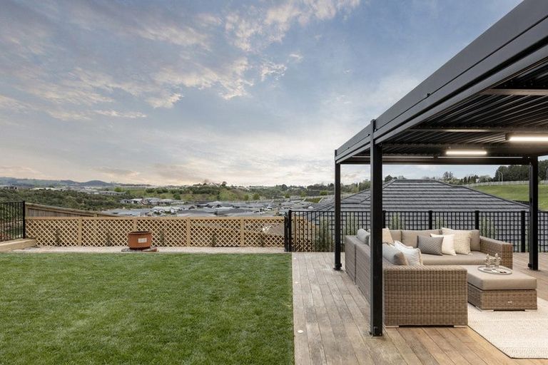 Photo of property in 10 Kissling Terrace, Pyes Pa, Tauranga, 3112