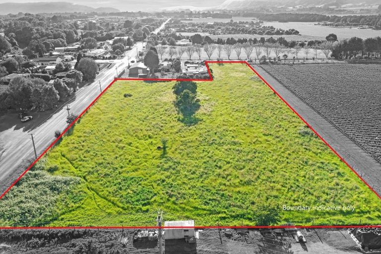 Photo of property in 15 Muhunoa Road West, Ohau, 5570